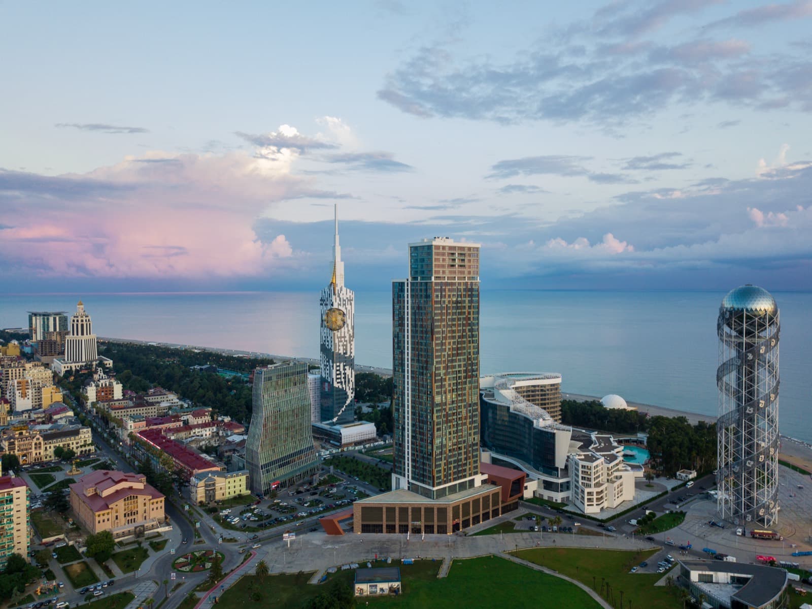 Porta Batumi Tower, Batumi — Batumi silüeti, gün batımı